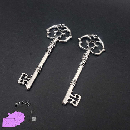 2 Keys pendants