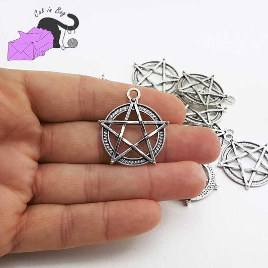 4 pendant with big pentagram