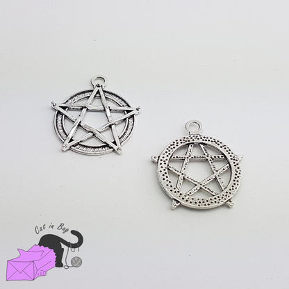 4 pendant with big pentagram