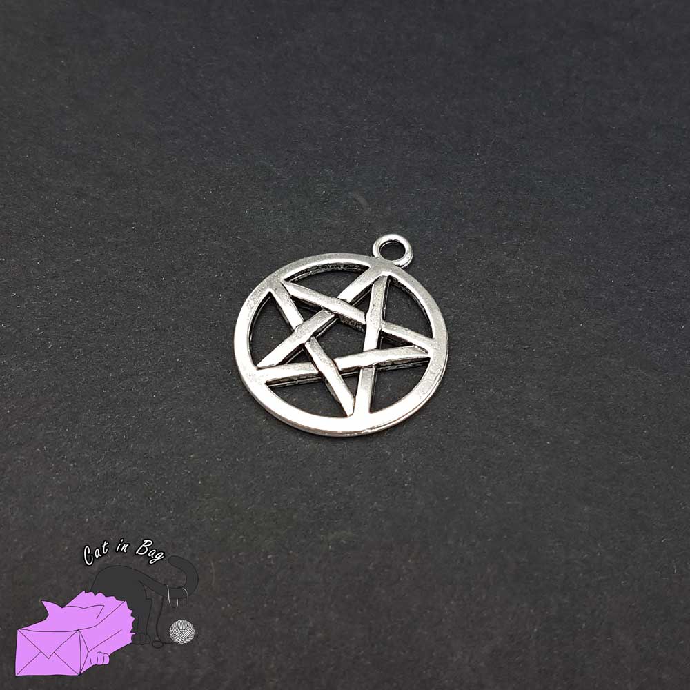 4 charms with big magic pentacle, pentagram