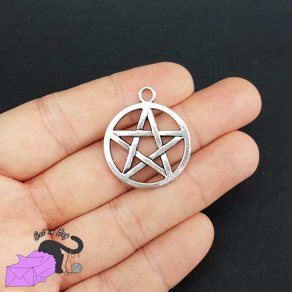 4 charms with big magic pentacle, pentagram