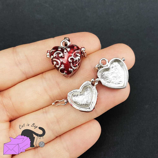 1 openable enamel pendant shaped like heart