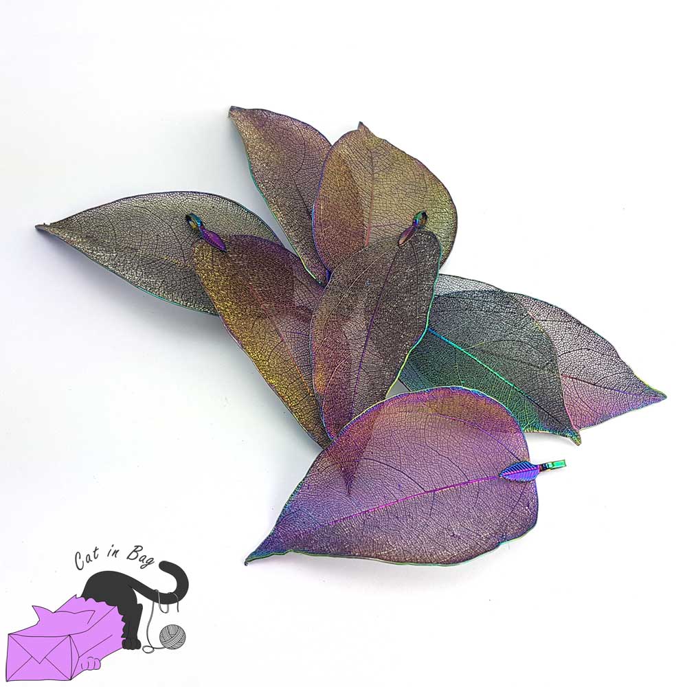 Ciondoli con foglie vere placcate in ottone color viola arcobaleno metallico