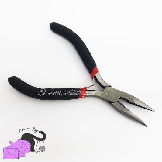 Pliers with flat rough tip