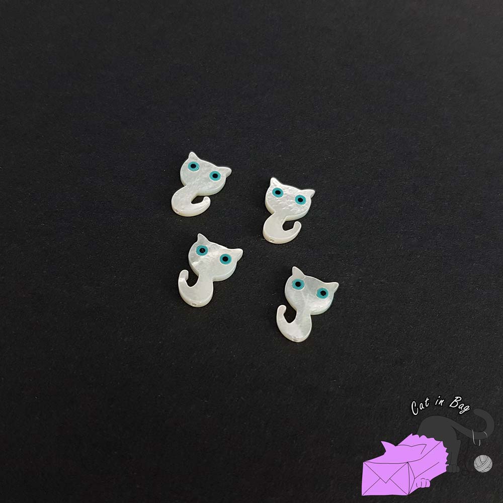 2 spacers beads in natural mother of pearl with cat