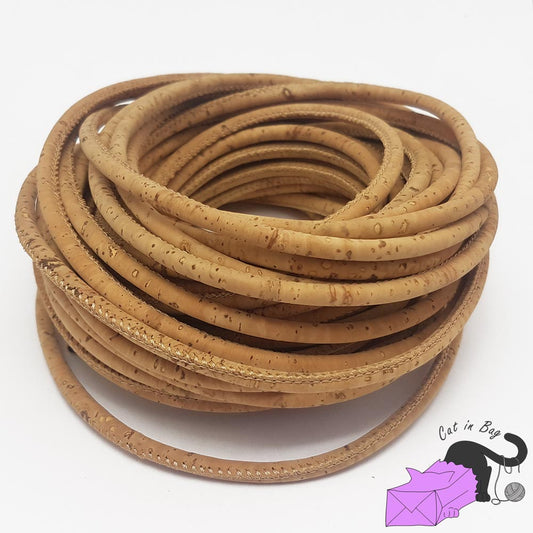 1 m of cork cord, natural color, 5 mm.