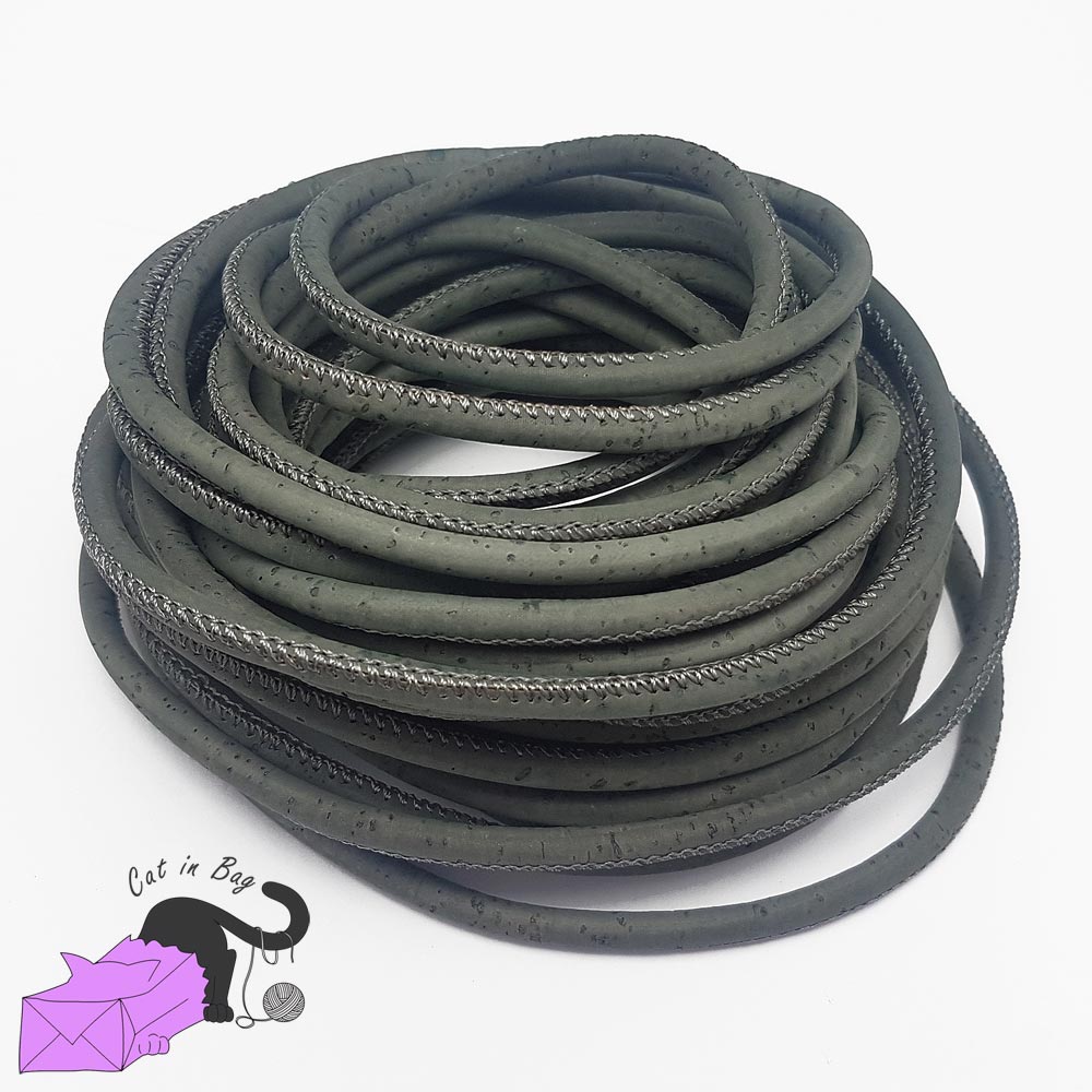 1 m of cork cord, dark grey, 4-4,5 mm.